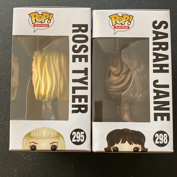 Doctor Who Rose Tyler and Sarah Jane Pop figures. 2 Rare figures. NIB - Picture 6 of 7